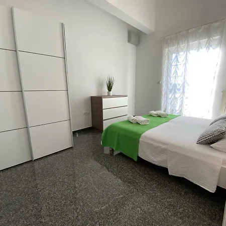 Apartments Ori Pula Exterior photo