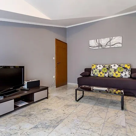 Apartments Ori Pula Exterior photo