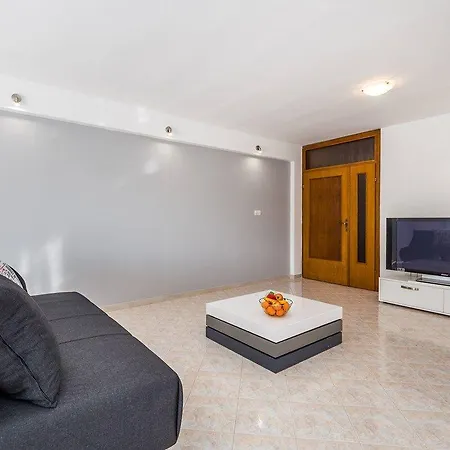 Apartments Ori Pula Exterior photo