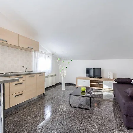 Apartments Ori Pula Exterior photo