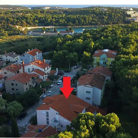 Apartments Ori Pula Exterior photo